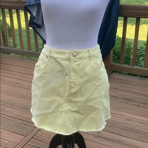 yellow skirt